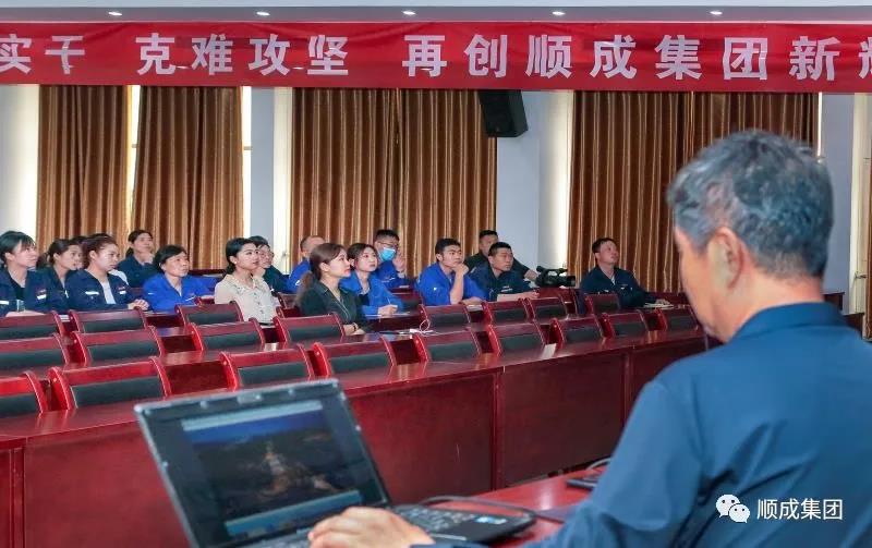 河南bat365集团举办通讯员摄影技术培训班