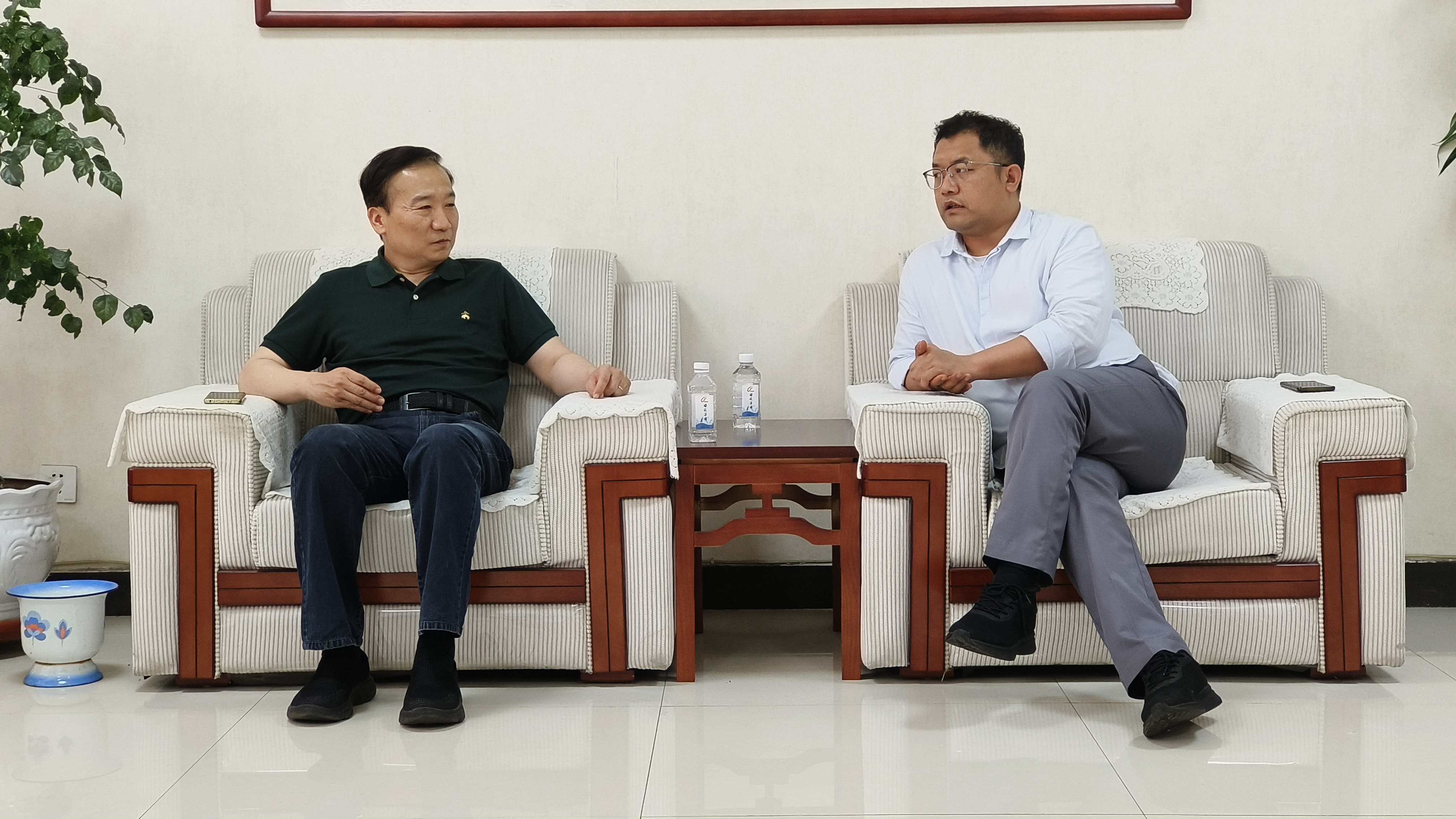 bat365集团董事长王智勇会見香港中科石油和海南青玉能源客人