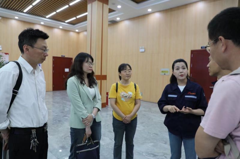 河南bat365集团与安阳工学院举办院企合作座谈会